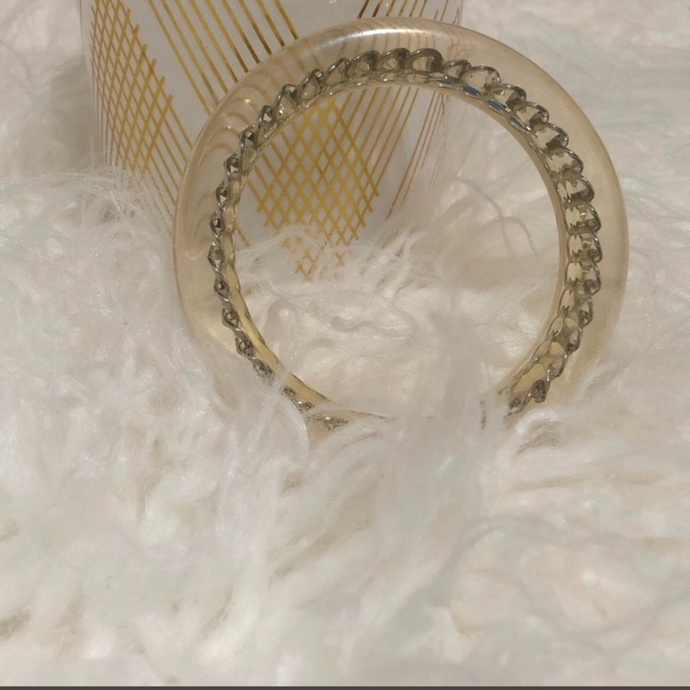 Vintage lucite bracelet from the 50’s/60’s